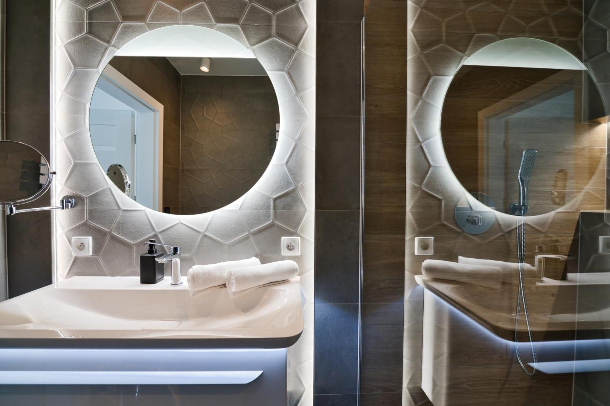 Dom Z Basenem I Jacuzzi Do 10 Osob Zator Willa Luxhouse Экстерьер фото