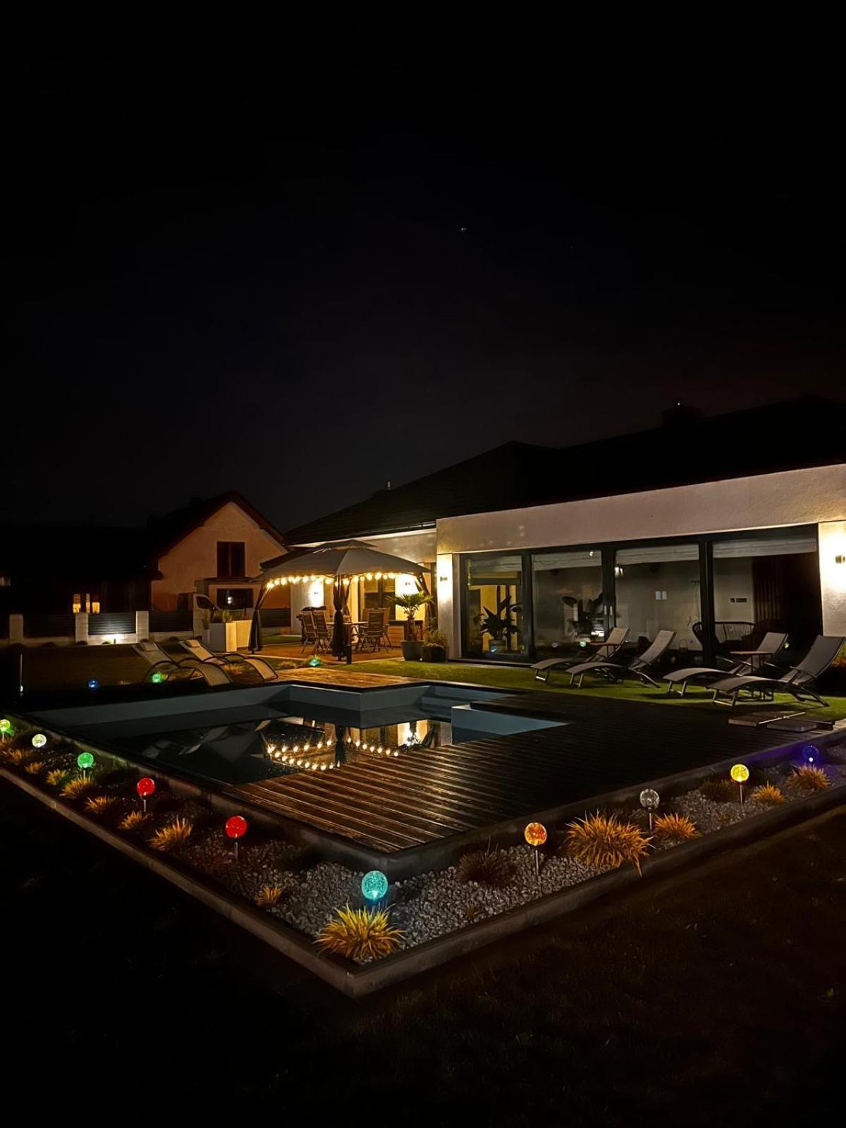 Dom Z Basenem I Jacuzzi Do 10 Osob Zator Willa Luxhouse Экстерьер фото