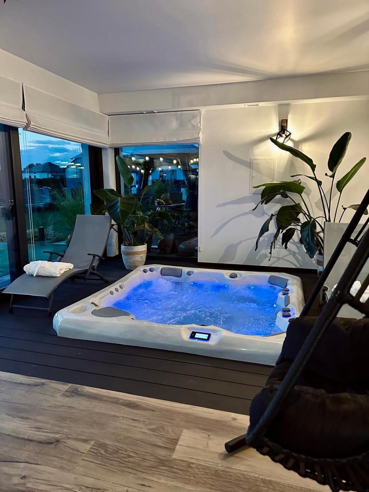 Dom Z Basenem I Jacuzzi Do 10 Osob Zator Willa Luxhouse Экстерьер фото